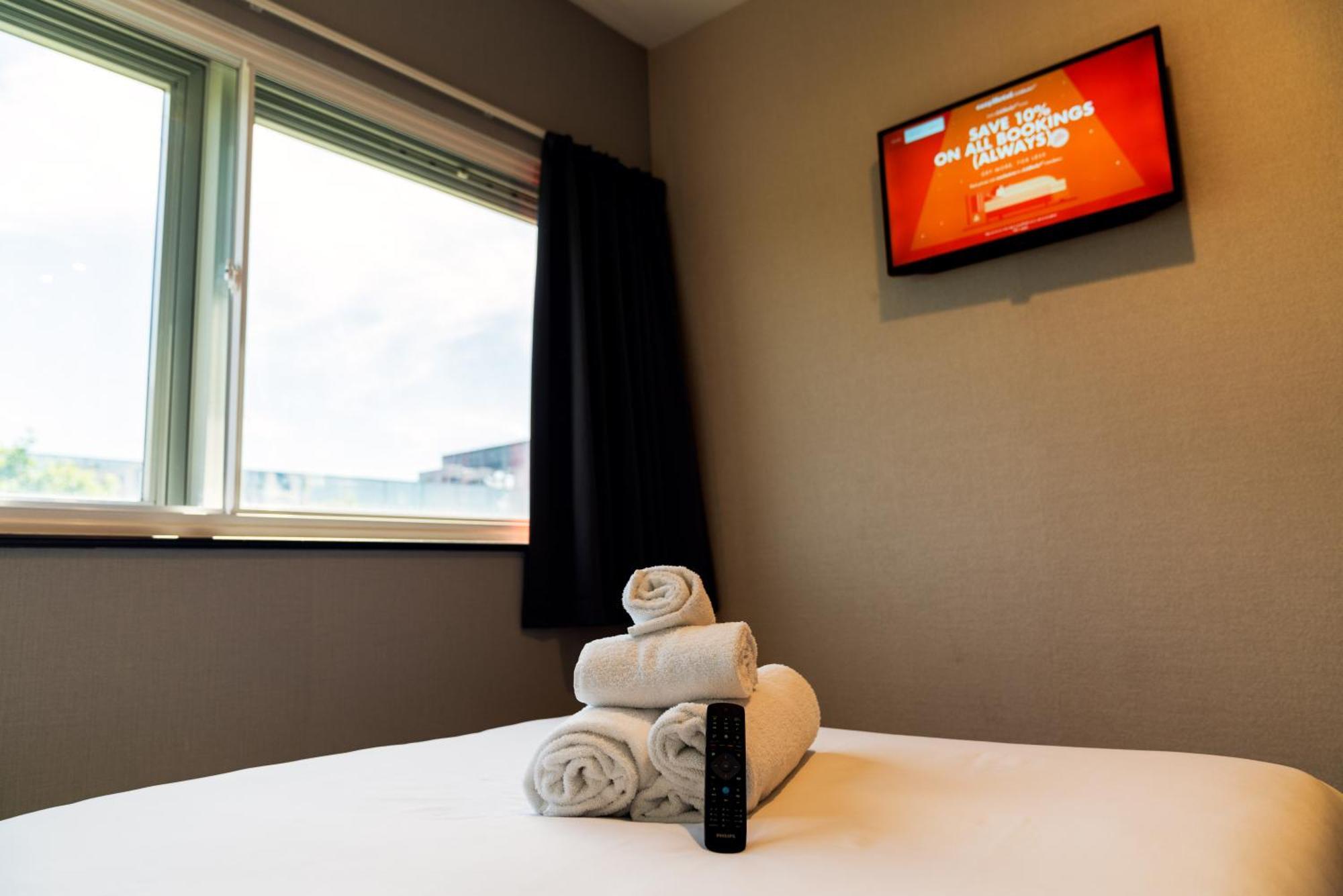 Easyhotel ميلتون كينيز الغرفة الصورة