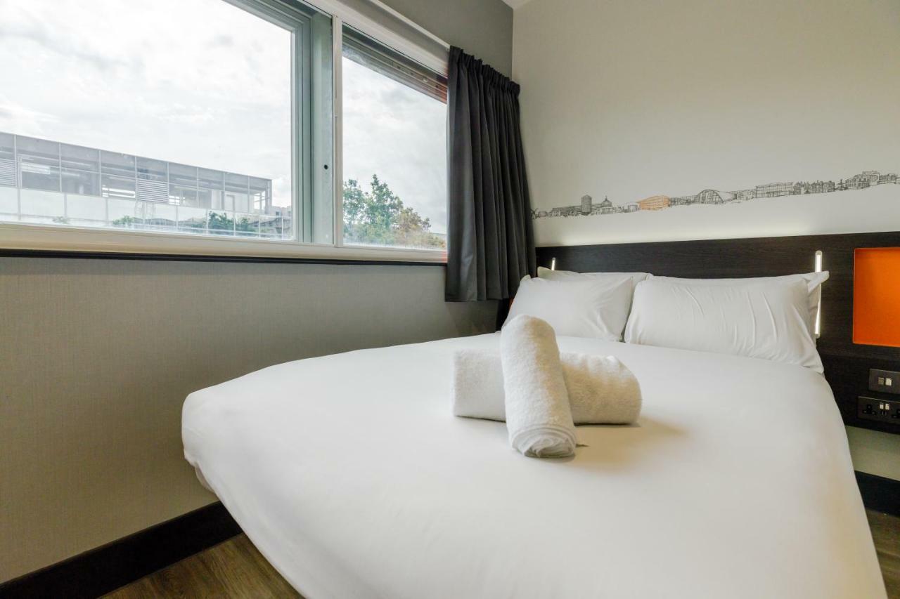 Easyhotel ميلتون كينيز المظهر الخارجي الصورة