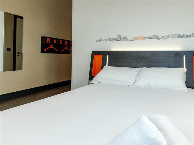 Easyhotel ميلتون كينيز المظهر الخارجي الصورة